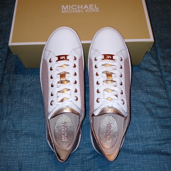 Michael Kors Bailee Sneaker - Picture 6 of 8
